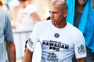KELLY SLATER DEFENDE ABATE DE TUBARÕES NA ILHA REUNIÃO