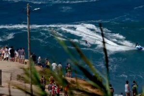 NAZARÉ  - ONDULAÇÃO INESPERADA DE VERÃO - &quot;RAW&quot; AGOSTO 2020