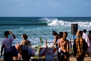 Hurley Pro Sunset Beach pode começar hoje, e Teresa Bonvalot está no primeiro heat feminino