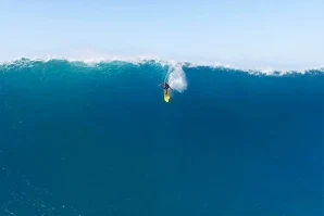 SOBREVOANDO WAIMEA BAY DE DRONE