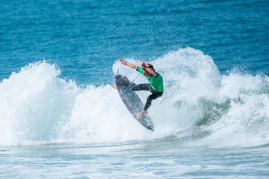 Afonso Antunes e Teresa Bonvalot nas meias-finais do Rip Curl Pro Anglet