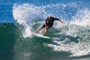 Mick Fanning, detentor do troféu, é o típico atleta que ninguém quer apanhar em Trestles.