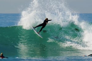 A nata da Califórnia surfa em casa e mostra o que vale - com Kolohe Andino, os irmãos Colapinto, entre outros