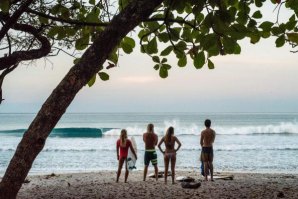 Porque a Costa Rica está a atrair tantos surfistas