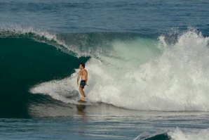 As ondas de Mason Ho em Periscopes, na Indonésia