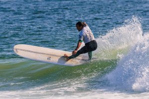 1ª etapa do Circuito Nacional de Longboard está a decorrer na Praia do Marcelino