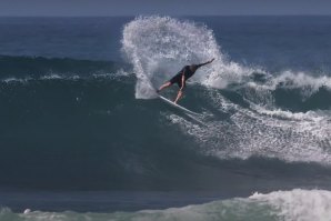 Mick Fanning e Lakey Peterson aproveitam Trestles com os top cinco na véspera do WSL Finals