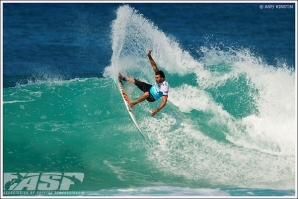 JOEL PARKINSON RENOVA COM A BILLABONG