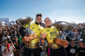 Carissa Moore e Gabriel Medina são os campeões mundiais de 2021