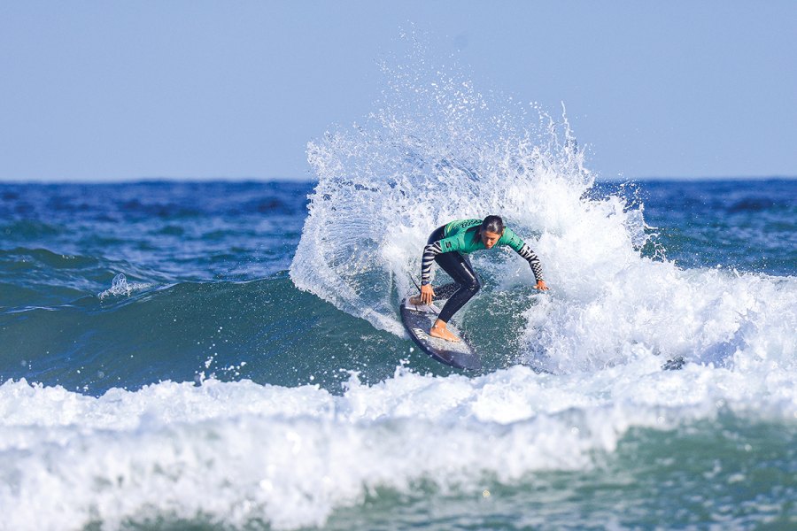 Portugueses avançam em força no 2º dia de competição do Morocco Mall Junior Pro Casablanca