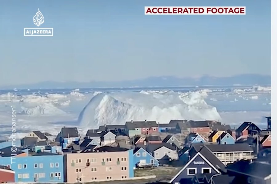 Iceberg gigante capota na Gronelândia e gera ondas impressionantes