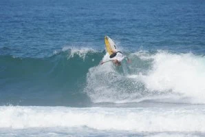 Onda de Backdoor foi palco da 2ª Etapa do Circuito Billabong Ericeira 2023