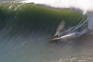 O vencedor do evento, Nic Lamb, numa das bombas do dia.