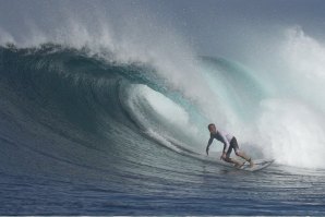 Lipe Dylong testa as novas “armas” de verão da Country Surfboards nas Fiji