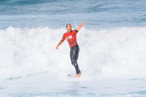 Frederico Morais já está nas 1/2 finais do Ballito Pro 2023