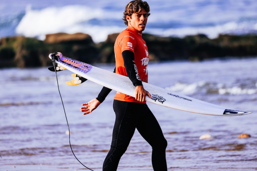Guilherme Ribeiro elimina Rio Waida e continua em grande no US Open of Surfing
