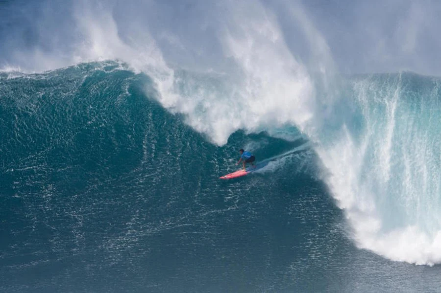 Billy Kemper, o campeão em Jaws o ano passado, durante a final.