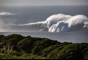 AS SUPER SESSÕES DE TOW IN NAS ONDAS GIGANTES E PERFEITAS DE JAWS ESTE SÁBADO