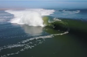 Koa Smith em Skeleton Bay