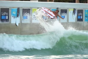 OS FEITIÇOS DE JACKSON DORIAN NA PISCINA DE ONDAS DE WACO