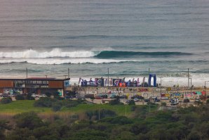 Momentos de surf de excelência na Caparica