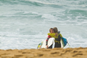 VOLCOM’S TOTALLY CRUSTACEOUS TOUR: JOVENS PORTUGUESES BRILHAM EM HOSSEGOR