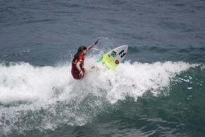 TERESA BONVALOT EM QUARTO NA MEIA FINAL