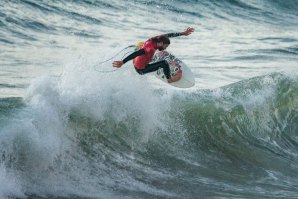 Boas ondas e excelente nível de surf na 3.ª etapa do ASCC Caparica Power 2018
