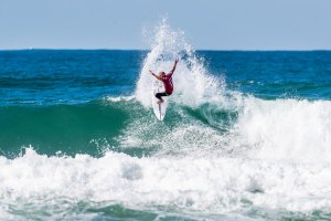 KELLY SLATER VENCE HEAT COM PRANCHA PARTIDA