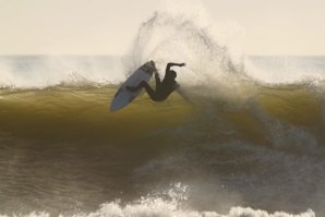 SURFISTAS DE ELITE NO NOVO DOCUMENTÁRIO DE SURF DE JOSH POMER