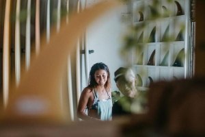 KELIA MONIZ E BOB MCTAVISH LEVAM-TE AOS BASTIDORES DA CRIAÇÃO DE UMA PRANCHA ÚNICA