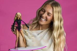 Mattel lança Barbie inspirada na oito vezes campeã mundial Stephanie Gilmore