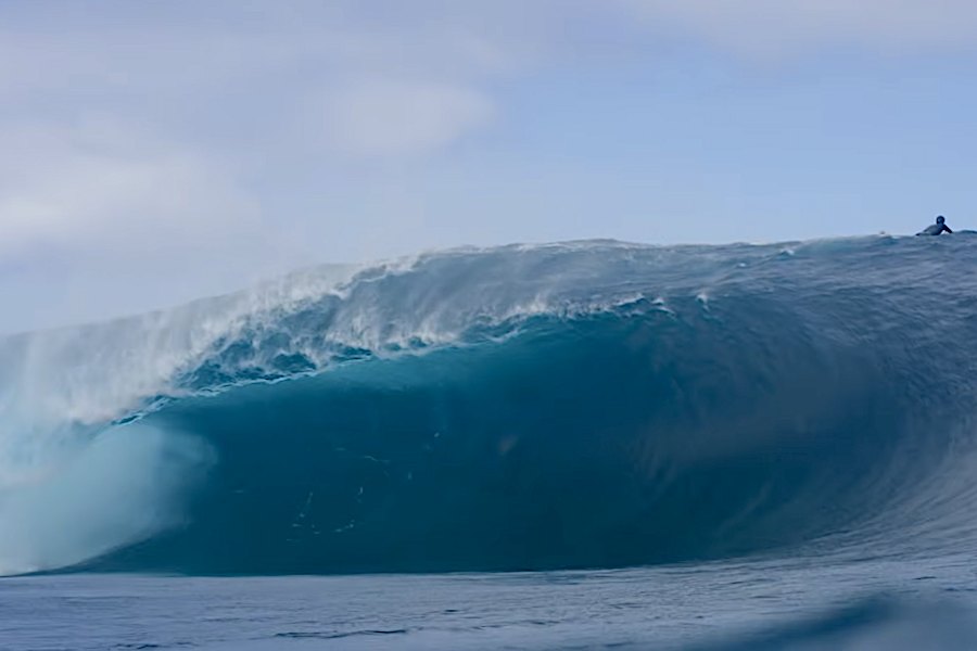 John John e Nathan Florence encontram Teahupo’o quase vazio numa sessão épica