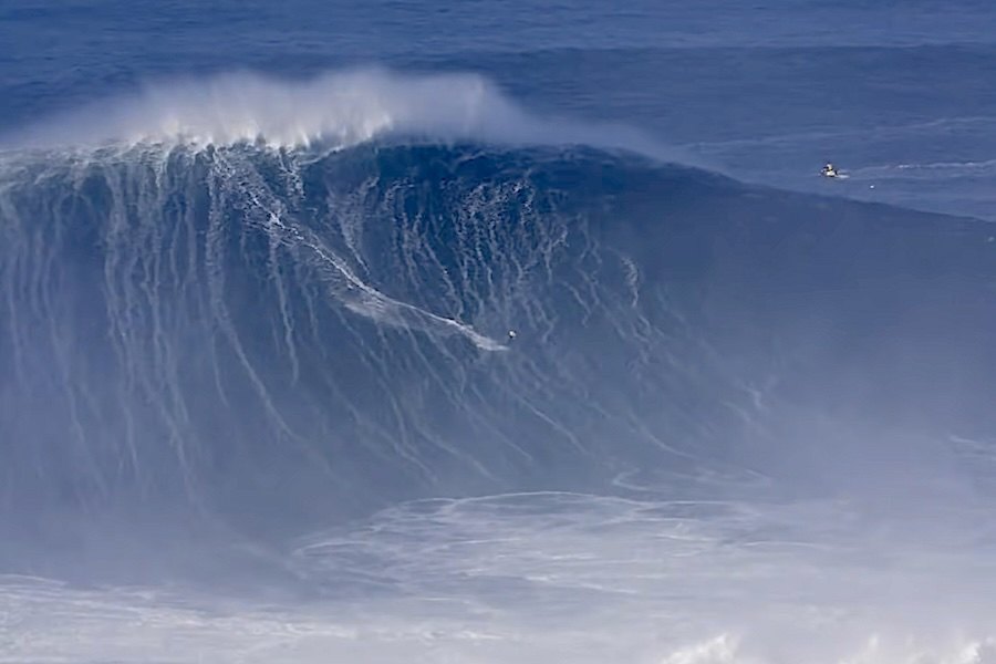Nazaré - Lucas Chumbo surfou uma das maiores ondas de sempre? Comparação com Koxa reacende debate mundial