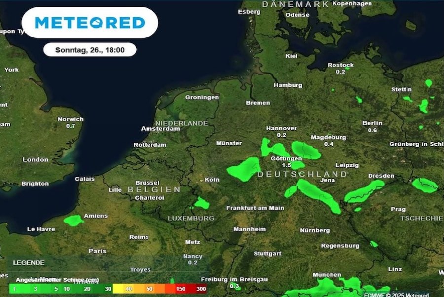 A primeira neve caiu no domingo, dia 26, na Alemanha. O mapa mostra a neve acumulada registada no domingo (26) à tarde.