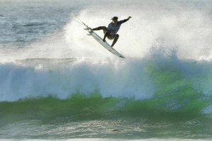 Jordy Smith nos quartos de final. 
