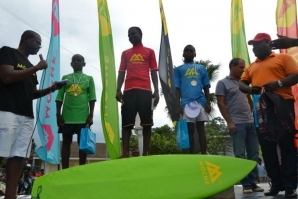 SÃO TOMÉ E PRÍNCIPE: CAMPEÃO NACIONAL DE SURF AOS 15 ANOS