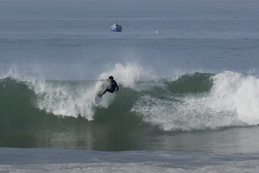 Surf de alta performance com Vitor Bernardo em Anza