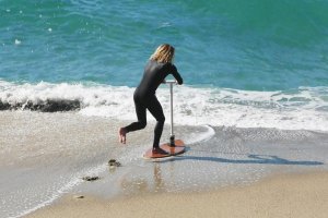 SCOOTER SKIM, A MAIS IMPROVÁVEL PRANCHA JÁ CONSTRUÍDA