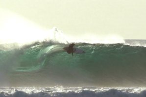 O SURF FLUÍDO DE YAGO DORA EM DESERT POINT