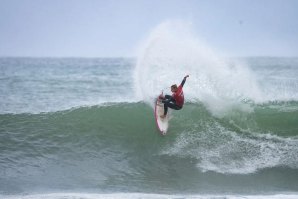 Lakey Peterson em J Bay