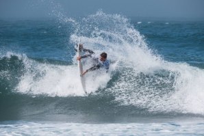 Afonso Antunes é o lider actual do ranking da Liga Meo Surf (a par do surfista de elite Frederico Morais) - Jorge Matreno e Pedro Mestre/ANSurfistas