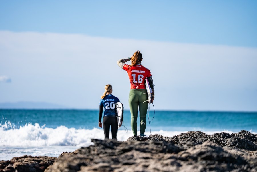 Começou o Finals Day no Corona Cero Open J-Bay com ondas épicas em Supertubes