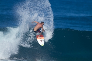 FOMOS “ESPREITAR” O TEAM DA ROBERTS SURFBOARDS NO HAVAI