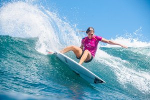 STEPHANIE GILMORE NA SEMIFINAL DO CORONA BALI PROTECTED