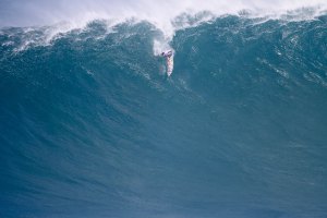 Alex Botelho numa bomba em Jaws.