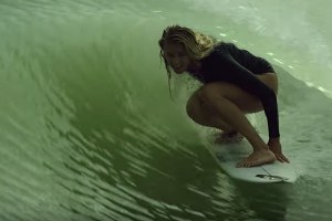 SURF RANCH COM STEPHANIE GILMORE E O GÉNIO DA MÚSICA ELETRÓNICA