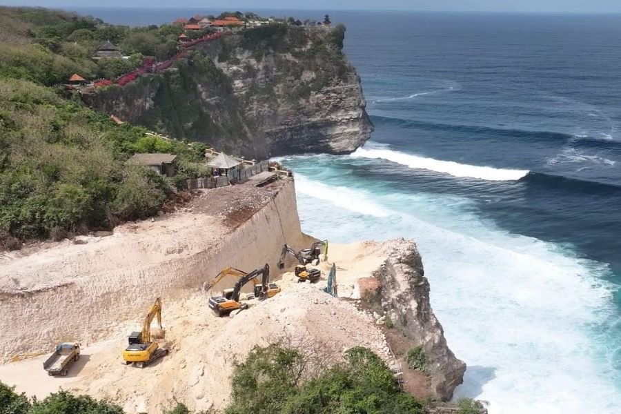 Jamie O'Brien pronuncia-se contra as construções em Uluwatu