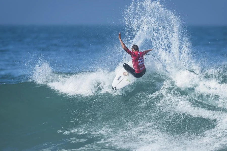 Frederico Morais a competir no Guincho, uma praia que conhece bem.