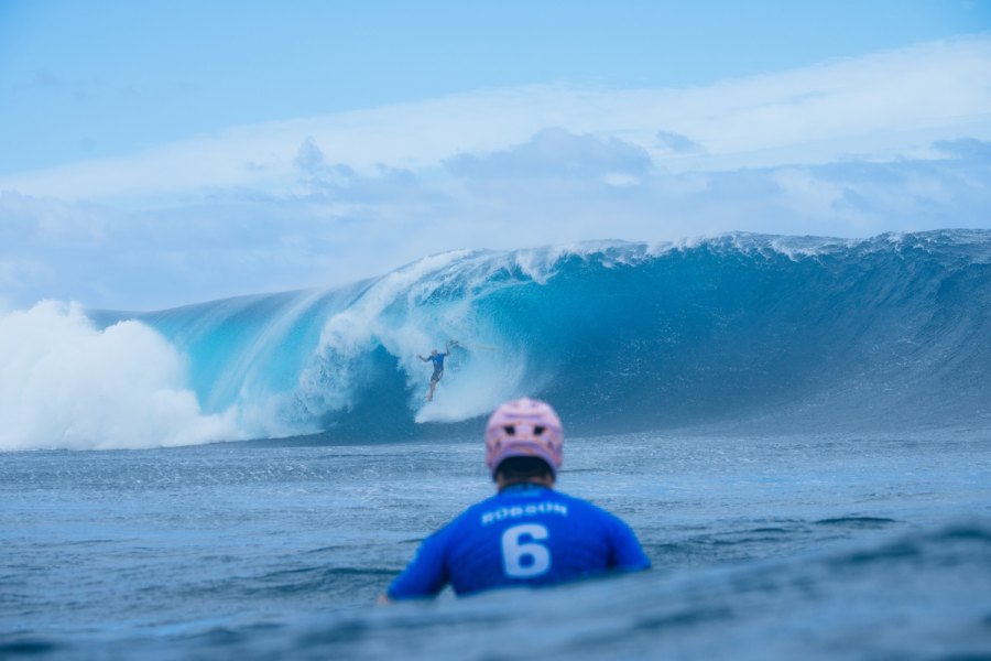 Dia histórico em Teahupo’o: Slater desafia a idade e Colapinto alcança a perfeição